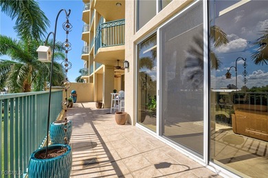 2/2 + Den Condo-2 GARAGE PARKING SPOTS North Star Yacht Club: