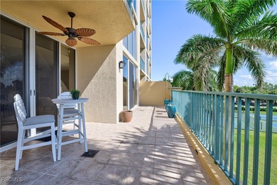 2/2 + Den Condo-2 GARAGE PARKING SPOTS North Star Yacht Club: