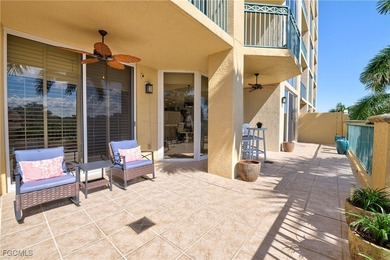 2/2 + Den Condo-2 GARAGE PARKING SPOTS North Star Yacht Club: