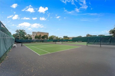 A TOP-RATED 55+ COMMUNITY! Beautifully maintained 2/2 condo in