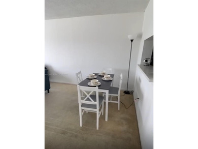 SELLER IS VERY MOTIVATED Discover this charming 1-bedroom