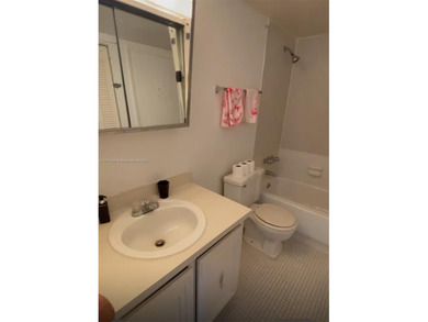 SELLER IS VERY MOTIVATED Discover this charming 1-bedroom