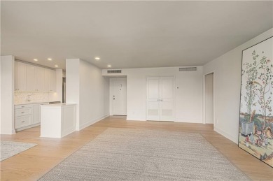 WOW!  What a deal!!! Appx 1100 square foot, 2 bedroom, 2 full