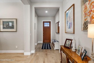 Beautiful 2 Bed + Den, 2 Bath home in the prestigious Prescott