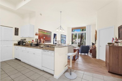 Spacious 2 bed / 2 bath condo in the heart of Aventura! Bright