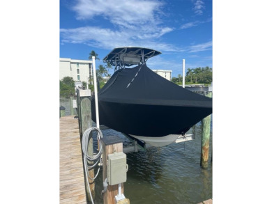 LIVE FLORIDA LIFESTYLE JUST A FEW STEPS FROM THE OCEAN FULLY