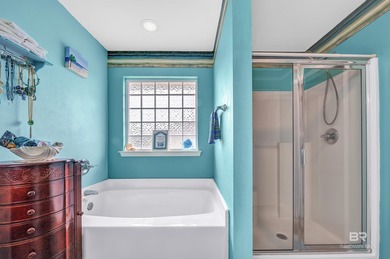 4/3 GORGEOUS & MOVE IN READY! OPEN FLOOR PLANS, HIGH, VAULTED