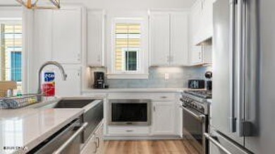 HIGHLY MOTIVATED SELLER!! PRICED 100'S OF THOUSANDS BELOW MARKET