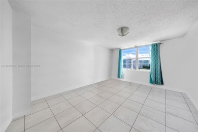 Enjoy breathtaking Bay views from this elegant 2 bed / 2 bath