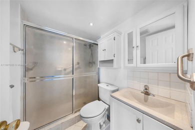 Enjoy breathtaking Bay views from this elegant 2 bed / 2 bath