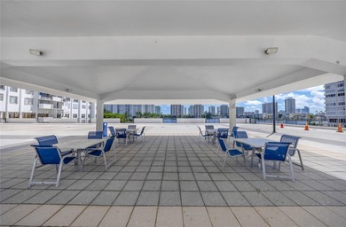 Enjoy breathtaking Bay views from this elegant 2 bed / 2 bath