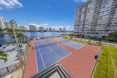 Enjoy breathtaking Bay views from this elegant 2 bed / 2 bath