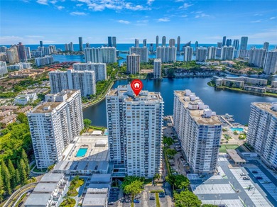 Enjoy breathtaking Bay views from this elegant 2 bed / 2 bath