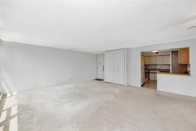 Sought-after waterfront building (32) High floor with