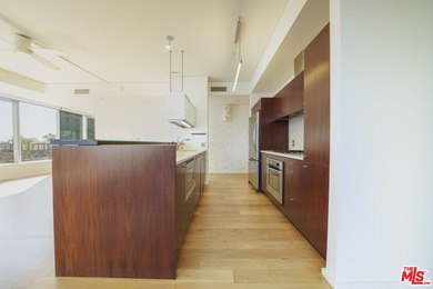 Evo is an impeccably modern residence rising 24 stories above