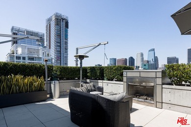 Evo is an impeccably modern residence rising 24 stories above