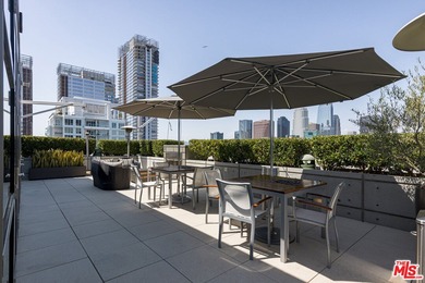 Evo is an impeccably modern residence rising 24 stories above