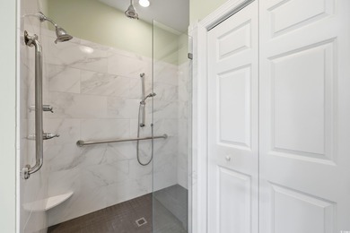 Luxury Living on the Golf Course - Dual Suites, Enclosed