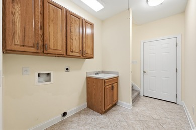 Luxury Living on the Golf Course - Dual Suites, Enclosed