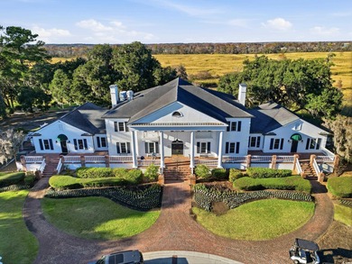 Luxury Living on the Golf Course - Dual Suites, Enclosed