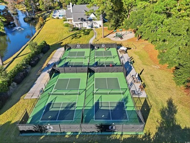 Luxury Living on the Golf Course - Dual Suites, Enclosed