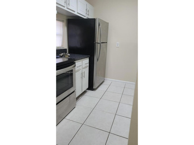 GREAT OPPOTUNITY FOR INVESTOR! Unit located on the second floor