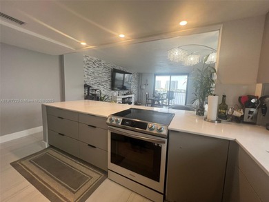 Gorgeous fully renovated apt in Sunny Isles, right on the Bay