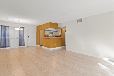 Spacious 2-bedroom, 2-bath condo in Summertree Village at the