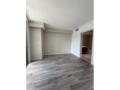 Welcome to SLS LUX BRICKELL!! This stunning residence offers