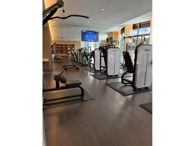 Welcome to SLS LUX BRICKELL!! This stunning residence offers