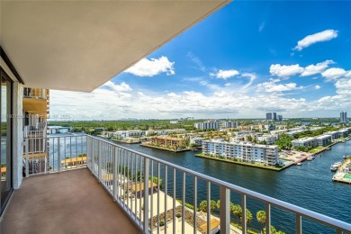 Close to the beach and enjoy a great lifestyle from this