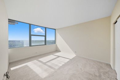 Welcome to this bright and spacious 2-bedroom, 1-bath condo