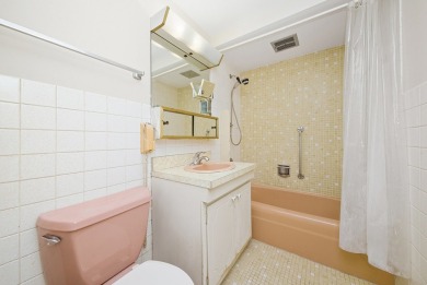 Welcome to this bright and spacious 2-bedroom, 1-bath condo