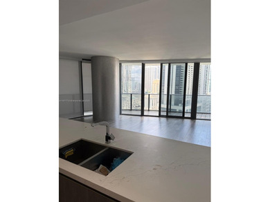 Welcome to SLS LUX BRICKELL!! This stunning residence offers