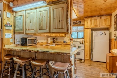 Charming Aspen Ridge Cabin Retreat - Rare opportunity in the