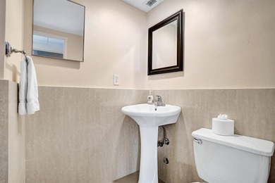 Totally updated unit at the fabulous Sian. 1 bedroom/1.5 bath