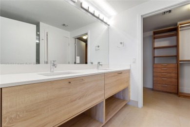 MOTIVATED SELLERS - BRING YOUR OFFERS! Stunning 3-bed/3-bath