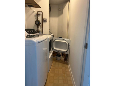 Contemporary and recently updated condo. This 2-bedroom, 2-bath