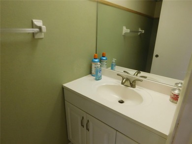 Immaculate 930 ft First floor convertible Winston Park unit in