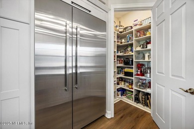 Experience the finest in Laterra Links living with this