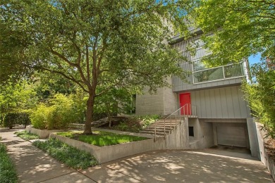 A Modern Architectural Masterpiece in the Heart of the City

