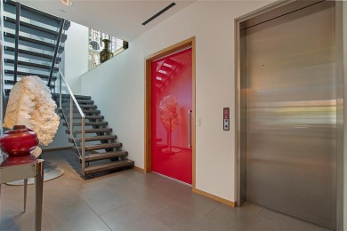 A Modern Architectural Masterpiece in the Heart of the City

