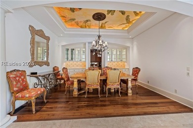 Don't miss out on this spectacular buy! Stunning 2nd-row corner