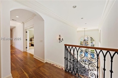 Don't miss out on this spectacular buy! Stunning 2nd-row corner
