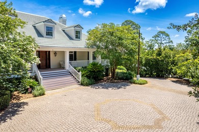 Timeless elegance on the bay behind the gates of prestigious