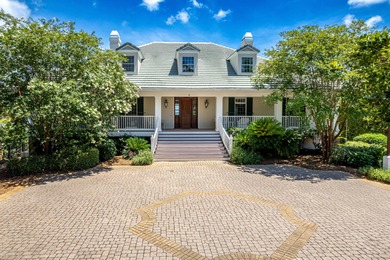 Timeless elegance on the bay behind the gates of prestigious