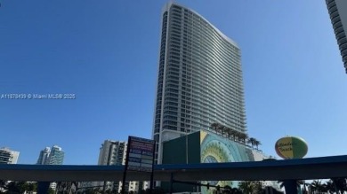 Condo 1 Bedroom, 1.5 Bath. Just a few steps from the Beach