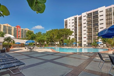 Discover this inviting 1-bedroom, 1.5-bathroom condo in the