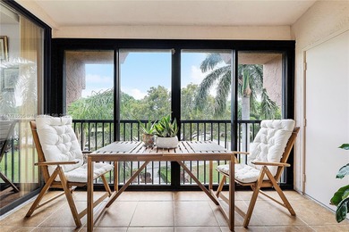 Immaculate 2/2 Condo in Desirable Bayview - beautifully spacious