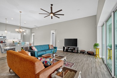 LAKEFRONT, Mosaic Daytona home, with RARE 4-CAR GARAGE large